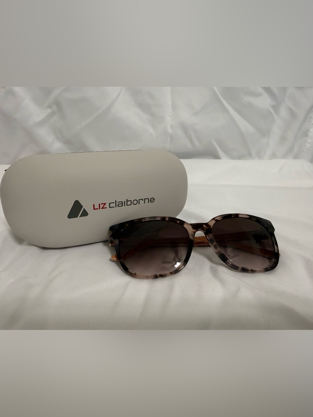 Liz Claiborne Tortoise Shell Sunglasses with Brown Gradient Lenses